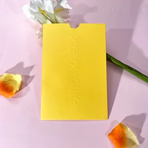 Davetiye için yüksek kaliteli kağıt malzeme ile özelleştirilmiş altın damga ve kabartmalı altın hediye kartı