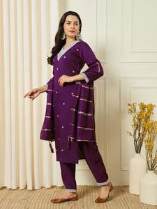 Vêtements indiens et pakistanais Kurti Pent avec ensemble Dupatta pour fête Festival Occasion spéciale à prix abordable - Product Image 3