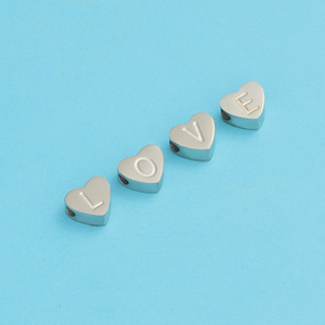 Colgante Personalizado de Acero Inoxidable con Forma de Corazón y Letra Inicial Grabada A-Z para Hacer Collares y Pulseras - Product Image 3