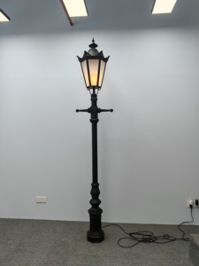Lámpara LED de Jardín de Estilo Retro Europeo, Resistente al Agua, IP65, Iluminación Decorativa para Exteriores - Product Image 4