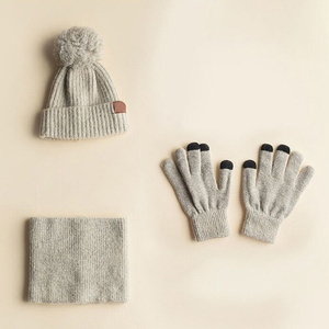 Vente en gros <span class=keywords><strong>Bonnet</strong></span> tricoté unisexe avec pompon pour l'hiver <span class=keywords><strong>ensemble</strong></span> de gants avec <span class=keywords><strong>bonnet</strong></span> et <span class=keywords><strong>écharpe</strong></span> - Product Image 5