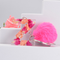 Résine Lettre Porte-clés En Gros Nouveau Rose Pompon Fleur Séchée 26 Lettre Porte-clés Pendentif Pour Femmes Fille Cadeaux