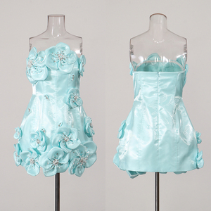 Mini Abito di Lusso Blu Menta con Fiori 3D in Raso, Vestito da Sera Senza Spalline con Strass e Corsetto per Feste e Balli di Gala, Vendita all'Ingrosso - Product Image 2