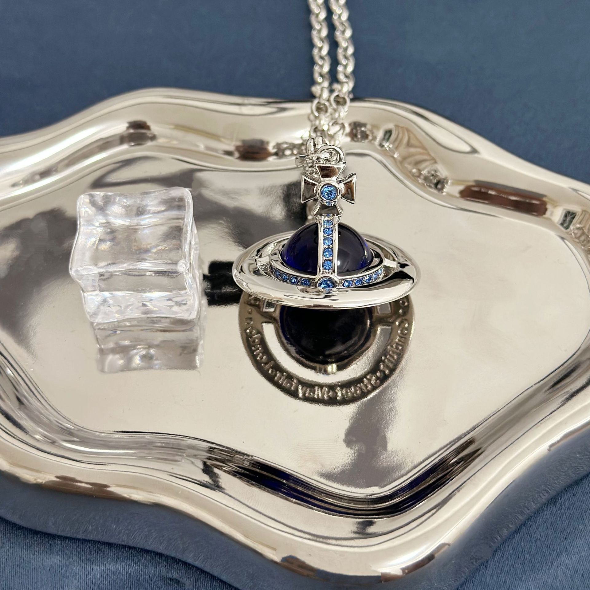 Grosse sphère bleu denim