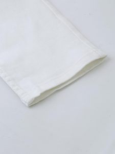 Jeans droits coupe ajustée pour hommes, jeans streetwear à poches boutonnées en coton denim vente en gros - Product Image 6