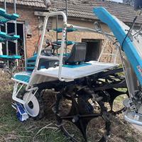 Transplanteuse de riz d'occasion à grande vitesse, 6/8 rangs, haute efficacité, avec moteur 25 CV, bleu et blanc alternés