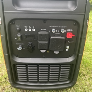 Générateur à essence à inverseur 4 temps refroidi par air 206cc 5500W Démarrage à distance Léger 110V/220V Générateur à essence 100% fil de cuivre - Product Image 3