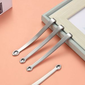 Cuillère en acier inoxydable avec crochet métallique pour extrait de résine de Shilajit, spatule doseuse suspendue personnalisable avec logo - Product Image 4