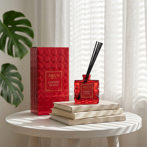 Aikun Embossed Pattern Gift Box Square Glass <b>Bottle</b> 100ml Custom Fragrance Oil Long Lasting Reed Diffuser Set For Holiday Gift - Product Image 1