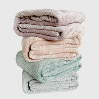Plaid en flanelle tricotée style nordique pour hôtels, toutes saisons, lavable, couverture de sieste pour canapé simple, couette chauffante, drap de lit