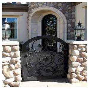 Grille de porte d'entrée en fer forgé personnalisée Prima, motifs artistiques, hauteur 1,8 m, cadre métallique, traitement sous pression naturel - Product Image 2