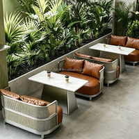 Fauteuil lounge en maille tissée respirante avec table d'appoint ronde en marbre et coussin vert sauge – Mobilier de café – Vente en gros aux États-Unis