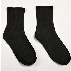 2021 Chaussettes d'équipage de mode à faible quantité minimale de commande de haute qualité Chaussettes antibactériennes antidérapantes jetables à logo personnalisé - Product Image 3