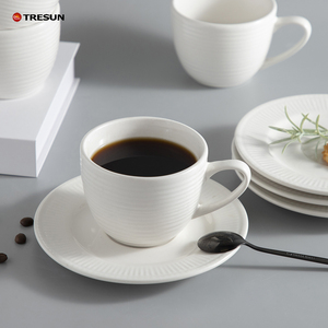 Vente en gros de vaisselle personnalisée de 200 ml, <span class=keywords><strong>tasse</strong></span> à thé <span class=keywords><strong>et</strong></span> à café blanche, <span class=keywords><strong>tasse</strong></span> <span class=keywords><strong>et</strong></span> soucoupe en céramique de porcelaine de luxe en relief - Product Image 2
