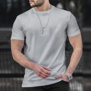 T-shirt décontracté polyvalent pour homme à col rond, 100 % coton jersey 220 grammes, texture durable, style minimaliste, respirant, idéal pour la superposition - Product Image 4