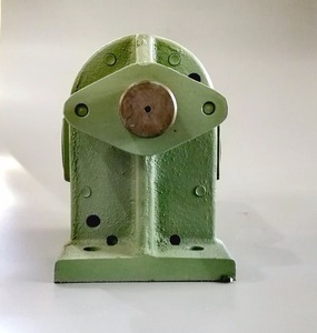 Bomba Dosificadora de Engranajes de 100cc Marca JINGWEI para Fibra Cortada de Viscosa - Product Image 2