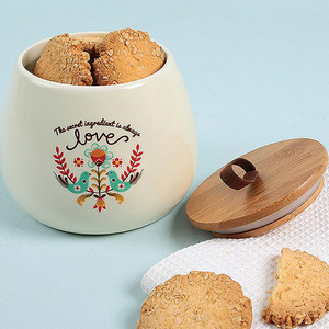 Diseño personalizado moderno Vietnam cerámica tapa abatible tarros para fruta seca especias galleta postre caramelo almacenamiento Cocina Esencial - Product Image 4