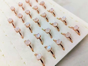 ขายส่งธรรมชาติเรียบเสน่ห์พลอยรูปไข่สีฟ้ามูนสโตนกุหลาบทอง925แหวนเงิน - Product Image 4