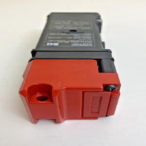 Interruptor de Seguridad para Puerta con Bloqueo STI Guard Lock PLC D4SL-N3RDA-DN - Product Image 1