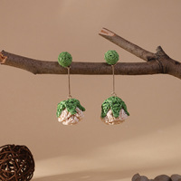 Pendientes Largos de Rafia Tejida a Mano con Colgante de Rosa Tridimensional, Estilo Veraniego Fresco para Vacaciones en la Playa, para Mujer