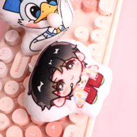 Porte-clés en peluche personnalisé avec photo, breloque de sac, mini-poupée douce qui couine, accessoire de sac à dos, article de support pour fans, cadeau unique
