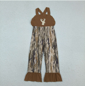 Conjunto de Ropa de Caza para Bebés y Niños Pequeños: Top Bordado de Ciervos, Perros y Patos, Pantalones Cortos y Pelele con Tirantes - Product Image 4