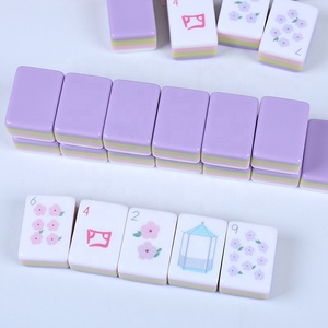 Set di Tessere Mahjong Americano Rosso Inciso a 4 Strati in Acrilico Pieghevole Automatico da 160 Pezzi per Serate di <span class=keywords><strong>Gioco</strong></span> in Famiglia e Intrattenimento - Product Image 4