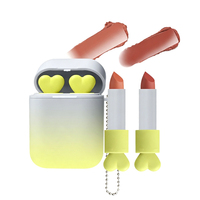 Ensemble de rouge à lèvres en forme de cœur 2 en 1, design mini boîte à écouteurs, rouge à lèvres mat portable, rouge à lèvres bicolore avec chaîne à perles