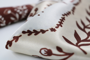 Diseño personalizado Pañuelo de seda Logo estampado Pañuelo de satén Cabeza Pañuelo de seda para el pelo Bandana - Product Image 6