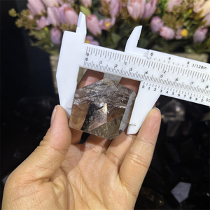 All'ingrosso naturale cristallo curativo Fengshui pietra grande fumoso grande chiaro quarzo fumoso forma libera per ornamento - Product Image 5