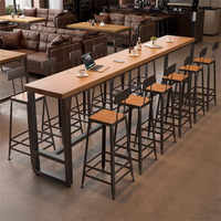 Ensemble table et chaises de restaurant en bois massif avec design moderne pour usage commercial