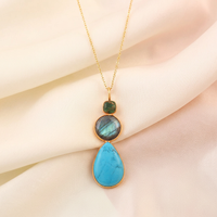 Collier chaîne triple pierres précieuses plaqué or 18 carats avec pendentif serti de labradorite, turquoise et émeraude en cuivre, bijoux fantaisie
