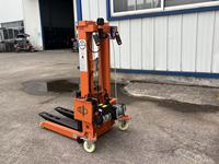 Chariot élévateur manuel de 300 kg |   Chariot de levage léger certifié CE, hauteur de levage de 1,6 m pour la manutention des matériaux dans les restaurants