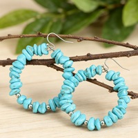 Boucles d'oreilles créoles bohèmes occidentales turquoise perlées, pendantes avec pierres irrégulières, bijoux bohèmes pour femmes