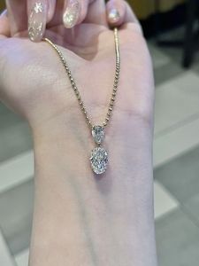 Xinfly Luxulry - Colgante de Oro Real de 18K con Diamante Cultivado en Laboratorio de 1.5CT Ovalado y Diamante en Forma de Gota de Agua de 0.5CT, Sin Cadena - Product Image 4