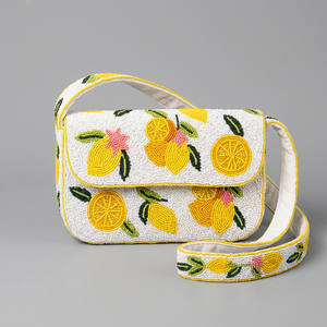 Sac à bandoulière artisanal en perles de verre avec motif floral, impression numérique, bordure orange, forme personnalisée, fleurs roses et feuilles vertes, idéal pour les voyages - Product Image 1