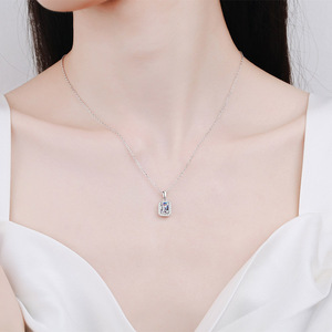 Venta directa de fábrica 2024 nueva decoración 925 joyería de plata esterlina 1ct collar de moissanita de corte esmeralda para mujer - Product Image 2