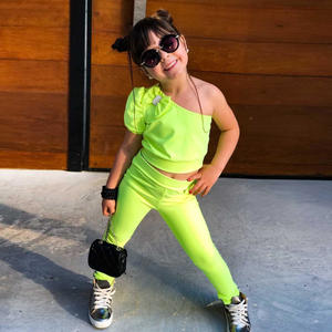 Conjunto de Ropa para Niñas Pequeñas a la Moda, Top de Manga Abullonada con Hombros Caídos y Pantalones, Conjunto de 2 Piezas - Product Image 3