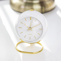 Réveil numérique scandinave en quartz avec estampage doré et minuteur lumineux pour salon, chambre et bureau