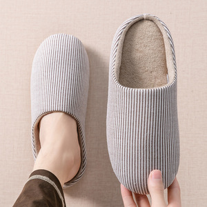 Chaussons d'intérieur confortables de haute qualité, style automne-hiver, avec semelles épaisses antidérapantes, adaptés aux hommes et aux femmes. - Product Image 6