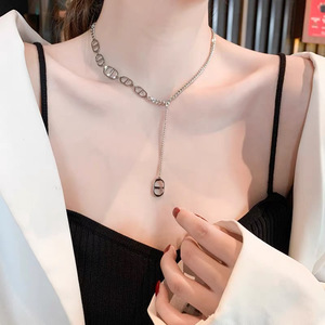 Collier de luxe inspiré des grandes marques pour femmes, collier en acier inoxydable plaqué or - Product Image 5