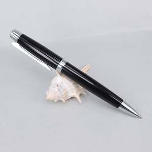 Bolígrafo de Lujo Plateado con Diseño Retorcido, Bolígrafo de Metal Promocional con Logotipo de Marca de Auto, Punta de 1.0 mm, Tinta Negra - Product Image 4