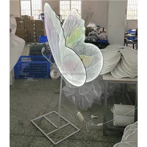 Obral besar pernikahan led kupu-kupu acara jalan menuju lorong jalan dekorasi bercahaya kupu-kupu