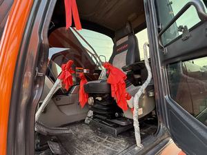 Excavatrices DOOSAN DX300 et DX225 de 30 et 22 tonnes, excavatrices sur chenilles de haute qualité, d'occasion, à bas prix, à vendre. - Product Image 6