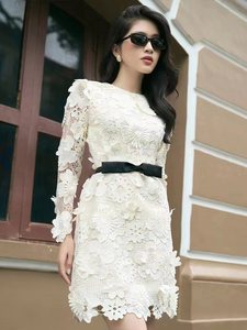 Sexy <span class=keywords><strong>o</strong></span> cuello adelgazamiento de un solo pecho ahueca hacia fuera los vestidos de encaje de las mujeres de manga corta vestido blanco de noche - Product Image 4