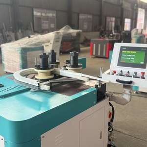 Máquina dobladora de perfil de tubo hidráulico de aluminio CNC automática de caída horizontal de 3 ejes <span class=keywords><strong>Berserk</strong></span> 3 rodillos 360 grados - Product Image 3