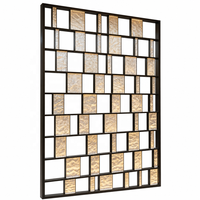 Cloison en grille métallique noire, panneaux de verre texturé rétroéclairés, séparateur de pièce sur mesure pour hall d'hôtel