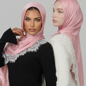 Hijab en modal de luxe avec détails en dentelle et fourrure exquis, confortable à porter en toutes saisons, hijab pour <span class=keywords><strong>femmes</strong></span> musulmanes - Product Image 1