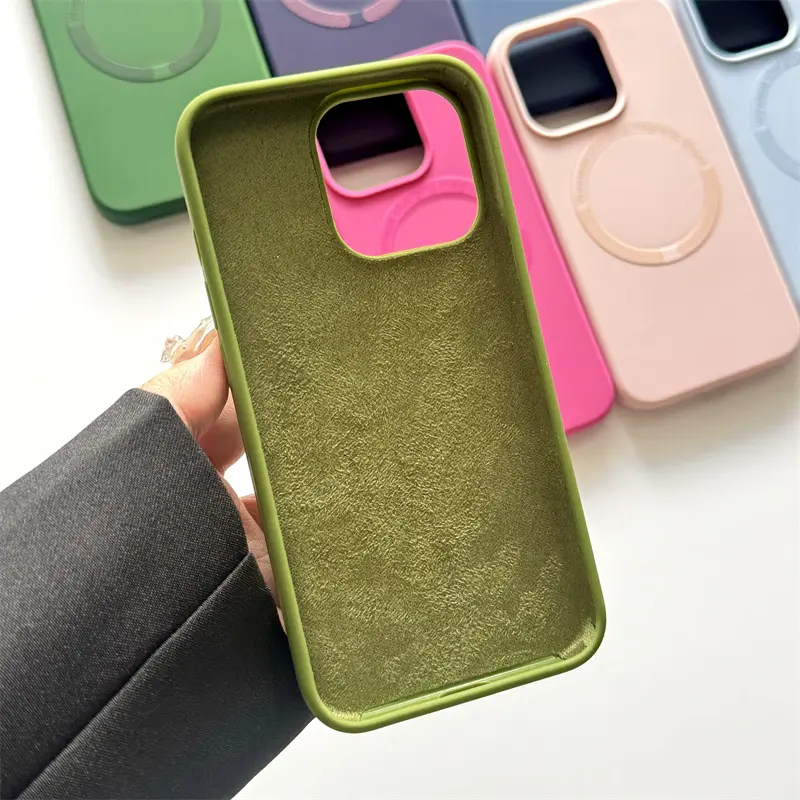 Casing ponsel silikon cair magnetis, pelindung belakang ponsel Magnet pengisi daya nirkabel untuk iPhone 15 14 13 12 Pro Max