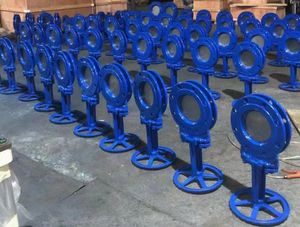 Vanne à guillotine manuelle en acier inoxydable de haute qualité YAOSHENG Z73W/Y/H-10/16C/P à bride ronde PN16/PN10 DN50-600 - Product Image 2